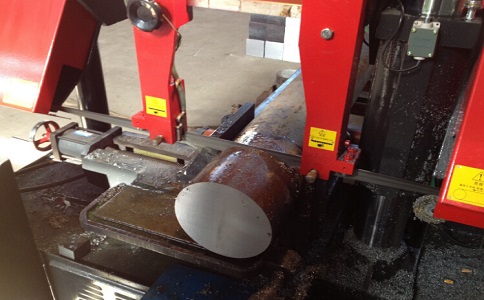 九湖镇卧式带锯床加工时出现明显振荡如何排查？