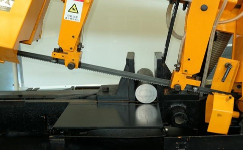 九湖镇数控带锯床自动送料精度会出现偏差吗？